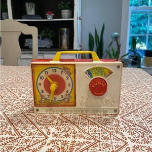 Vintage 1971 Fisher Price Music Box Clock Radio Plays Hickory Dickory Dock Mouse